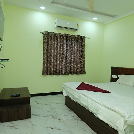 Hotel New 712 Aurangabad  Buitenkant foto