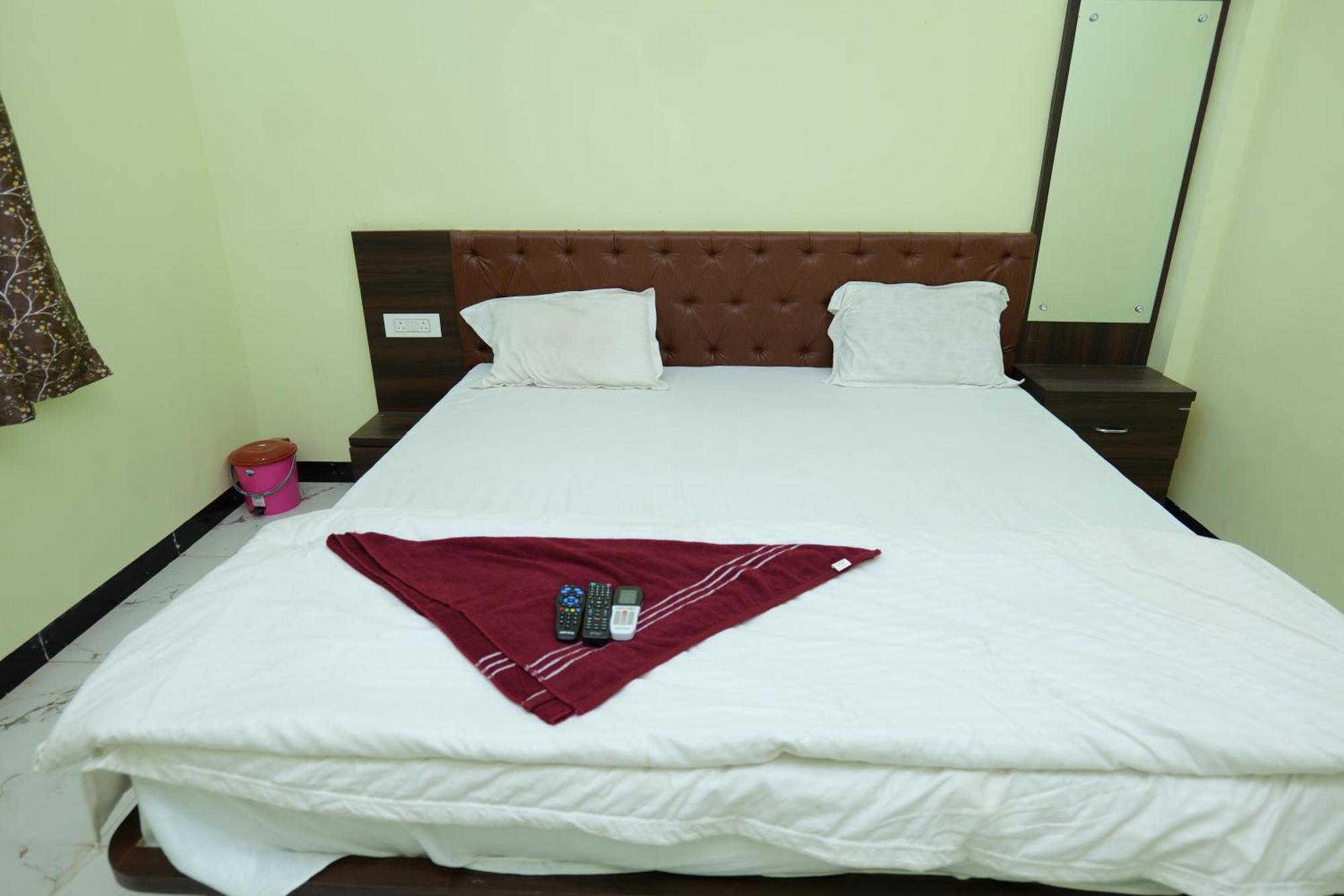 Hotel New 712 Aurangabad  Buitenkant foto